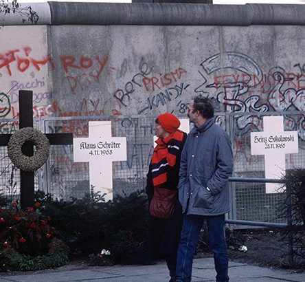 Cruzes no muro de Berlim